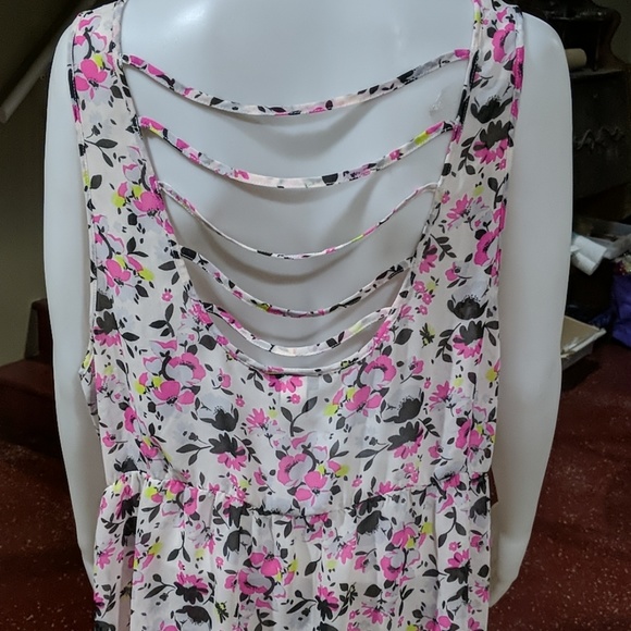 Torrid sleeveless tank - Picture 2 of 3